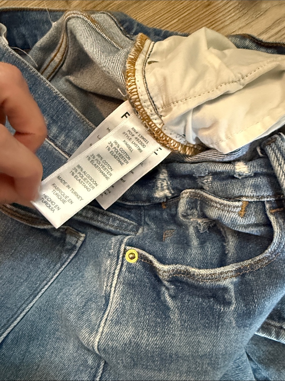 Frame Denim Women's Straight-Leg Jeans in Light Blue Wash - Picture 5 of 6